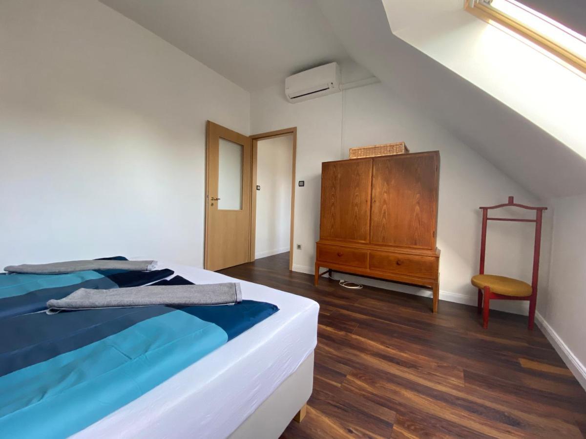 2 Bedroom 107 M2 Loft With Balcony Budapest Exterior foto